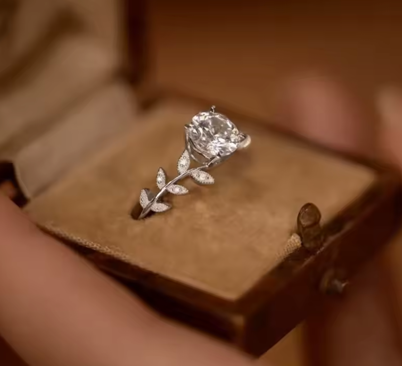 Exquisite Leaf Design Cubic Zirconia Ring